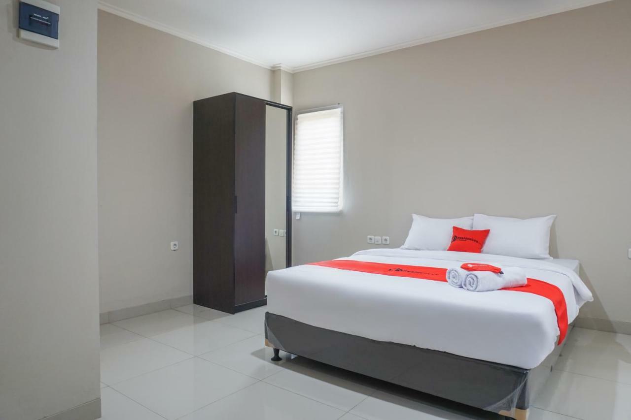 Residences By Reddoorz Near Mt Haryono - Minimum Stay 7 Days Jacarta Exterior foto