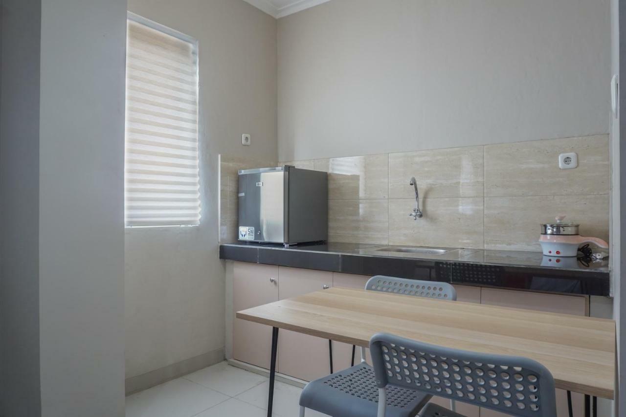 Residences By Reddoorz Near Mt Haryono - Minimum Stay 7 Days Jacarta Exterior foto