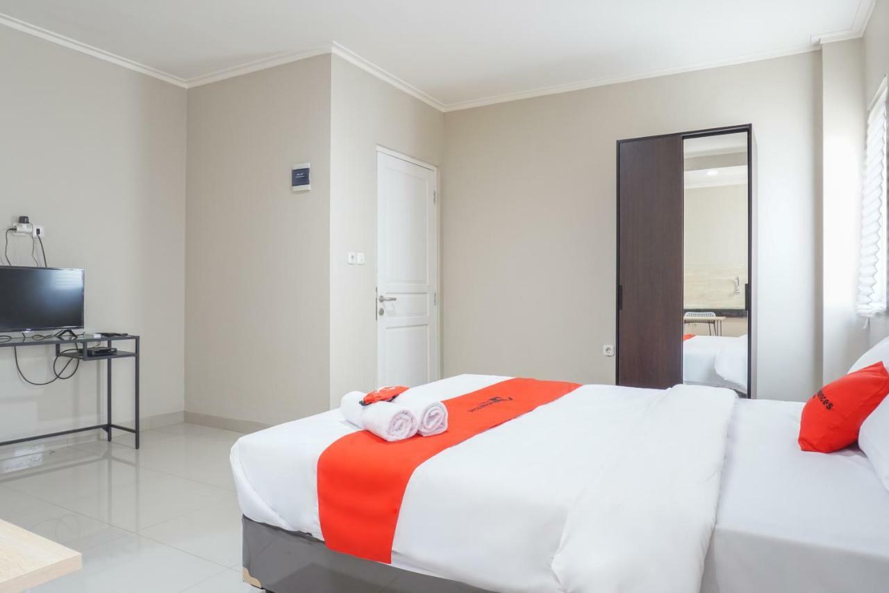 Residences By Reddoorz Near Mt Haryono - Minimum Stay 7 Days Jacarta Exterior foto